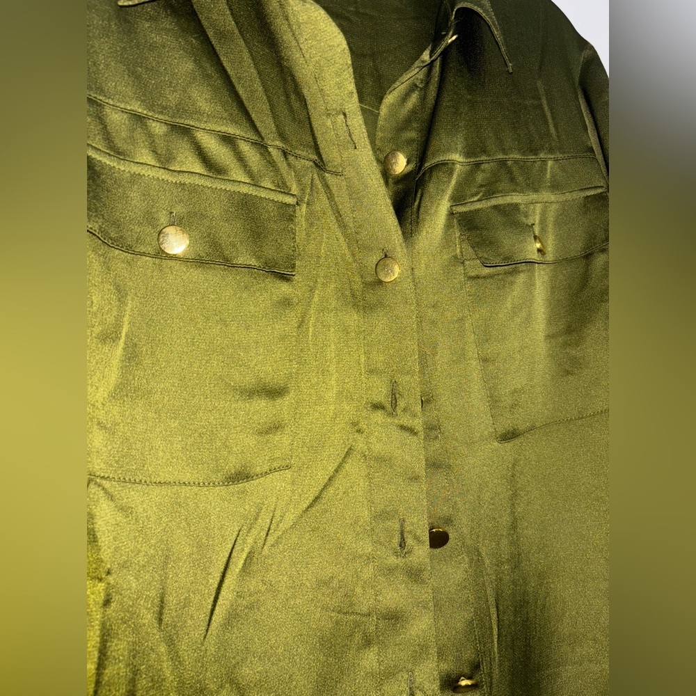 Chartreuse Fashion to figure out NWOT shirt - Picture 2 of 3